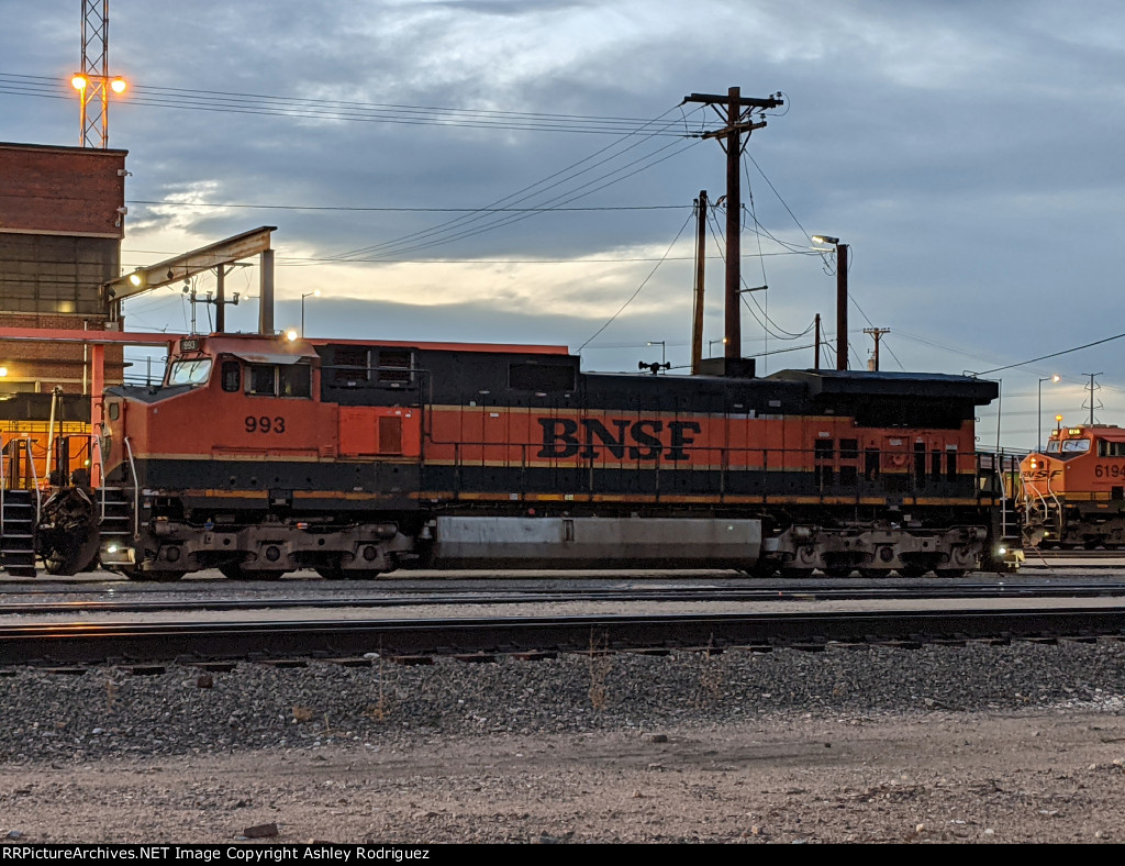 BNSF 993